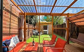 Luxury Central 2-Bed Townhouse - Parking, Hot Tub & Fire Pit